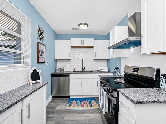 4th image of 511 S Alder Ave #1