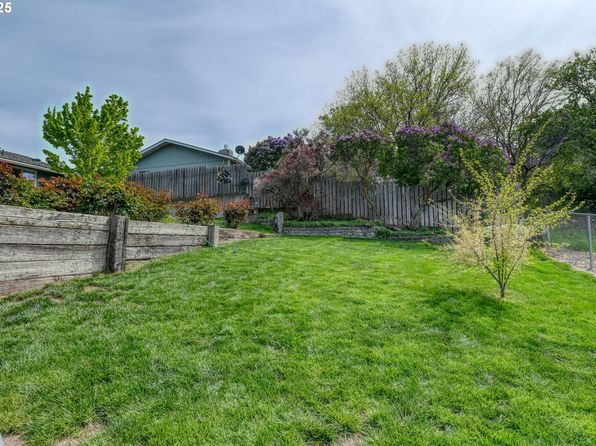 925 SE 1st St, Pendleton, OR 97801
