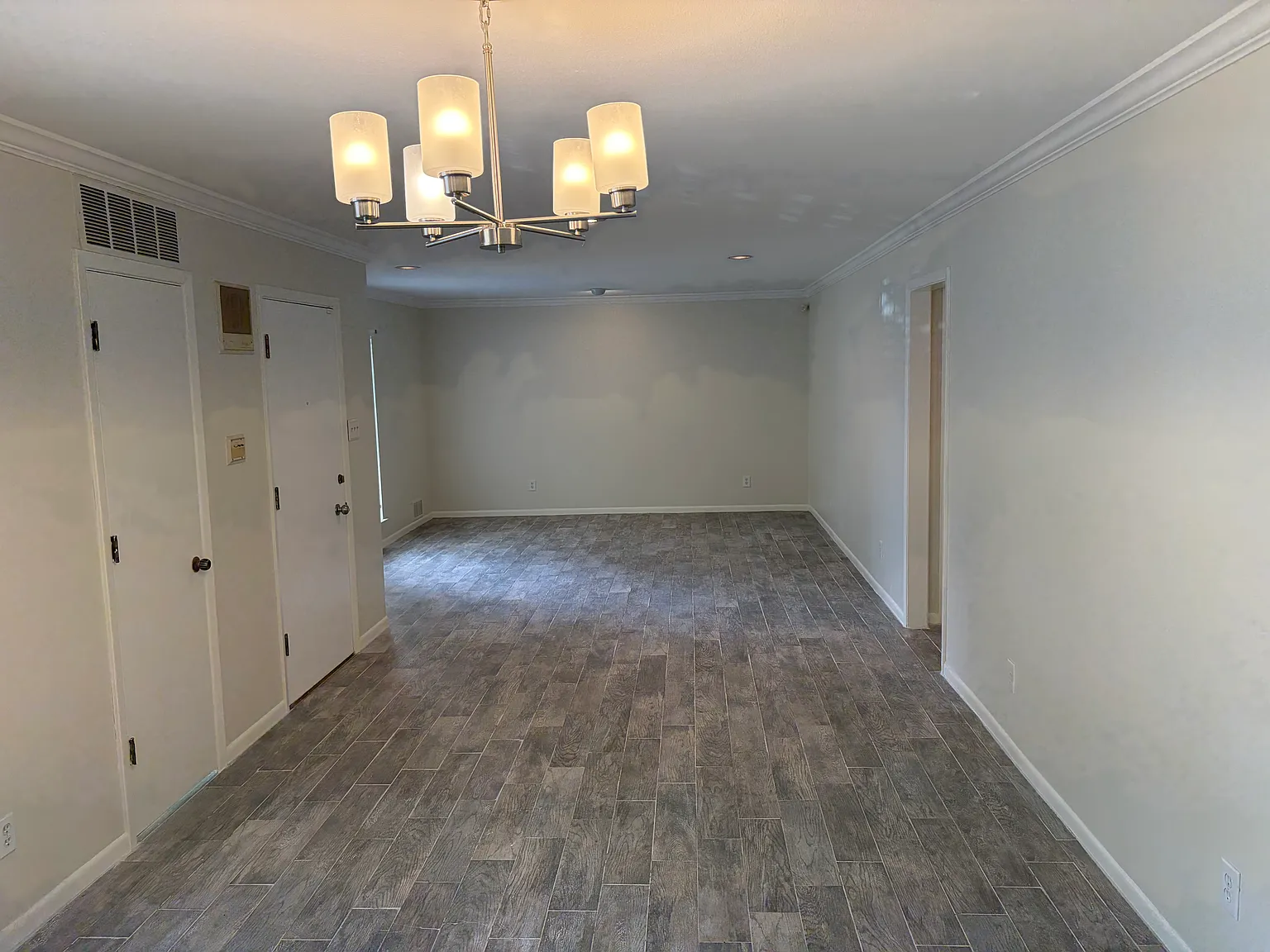 2 bed, 2422 sqft, $2,000 — Photo 3