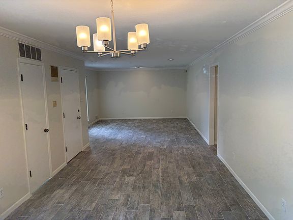 3rd image of 5112 Lovell Ave #1