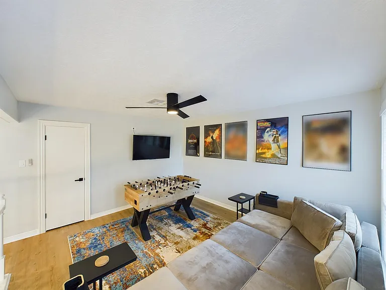 7702 Antoine Dr — Photo 32