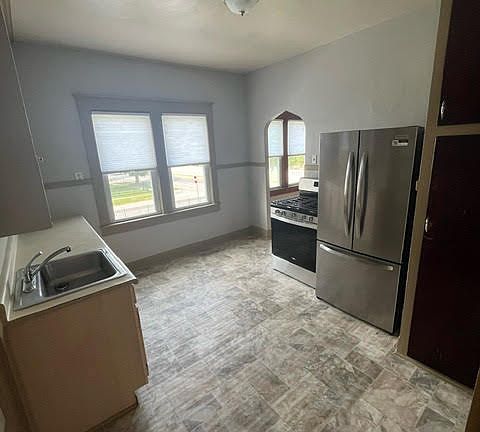 5th image of 521 Humboldt Pkwy Unit 2