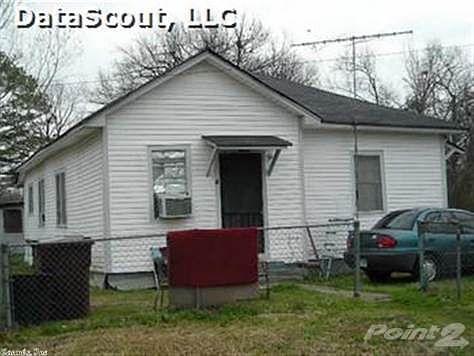 1st image of 1105 S Gum St