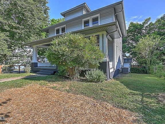 5th image of 320 Lamont St