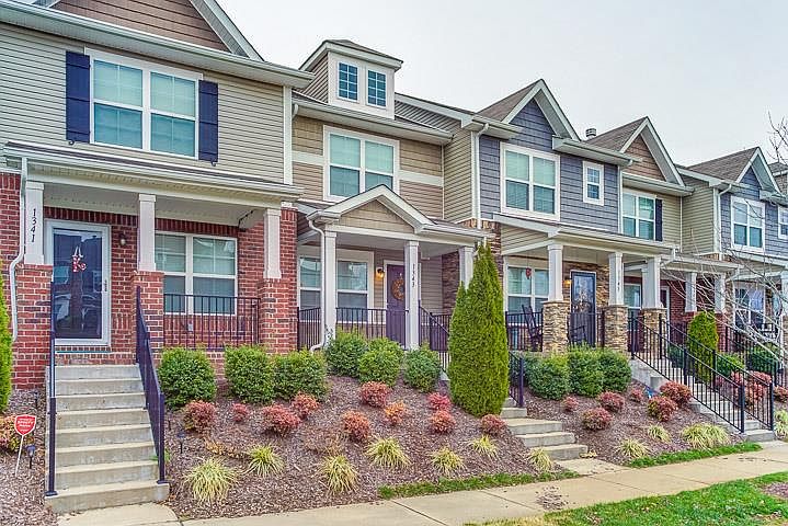 1st image of 1343 Riverbrook Dr