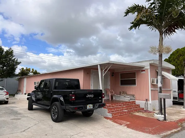 9674 NW 10th Ave #9, Miami, FL 33150