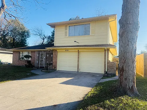 919 Saddle Rock Dr Photo 1