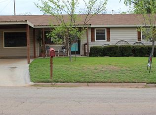 908 W 3rd St, Coleman, TX 76834