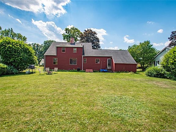3rd image of 76 Holland Ln