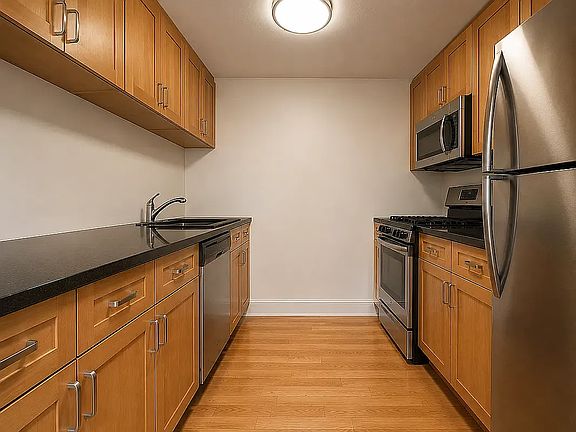 3rd image of 323 W 96th St APT 615