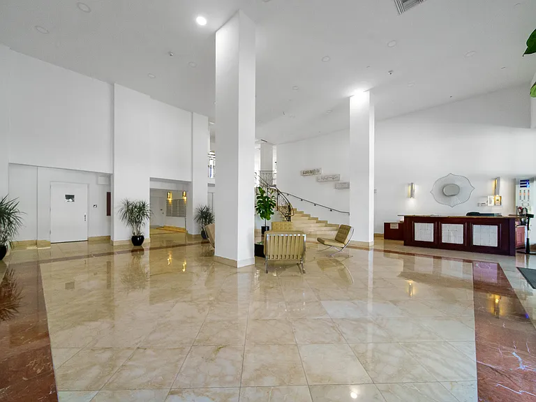 5825 Collins Ave #10G — Photo 21