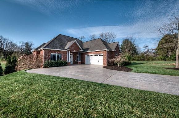 1st image of 213 Kingsley Down Dr