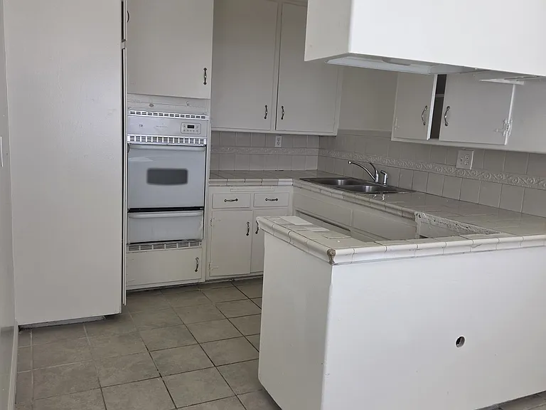 663 E Ruddock St #5 — Photo 2