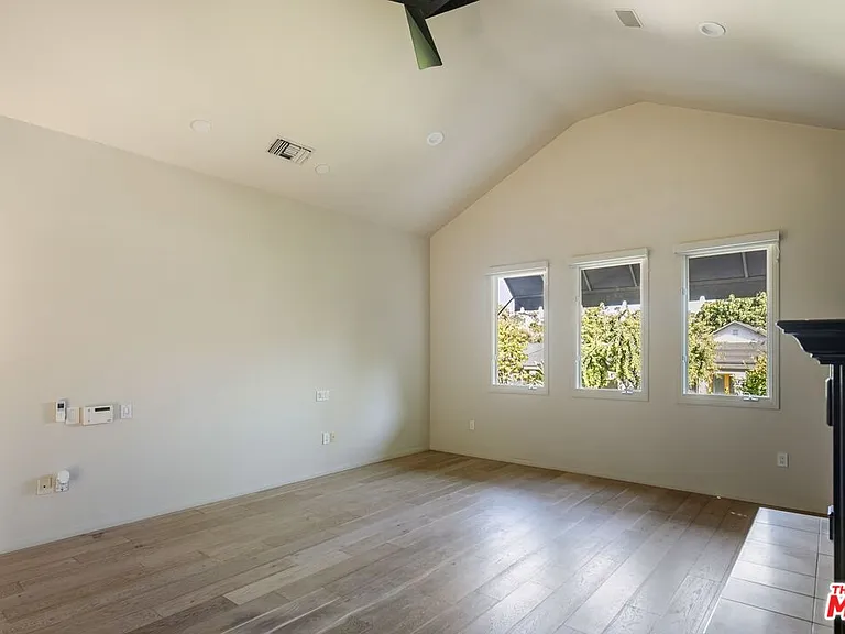 11362 Chenault St — Photo 23