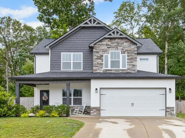 522 Latham Ct, Clarksville, TN 37043