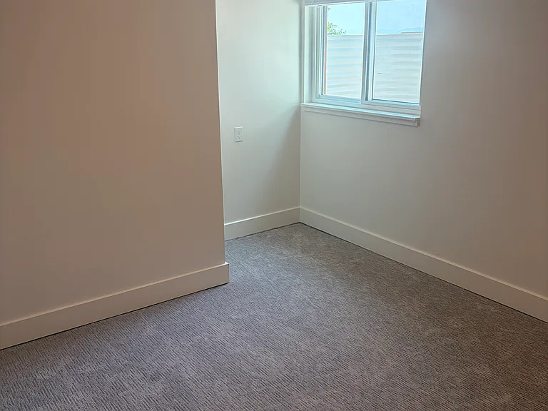 S 1680 E — Photo 11
