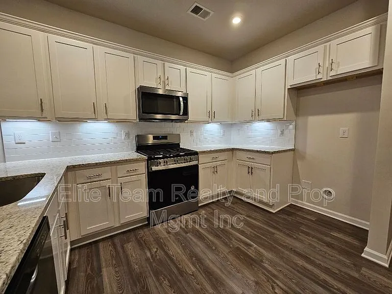 5416 Kings Ridge Dr — Photo 8