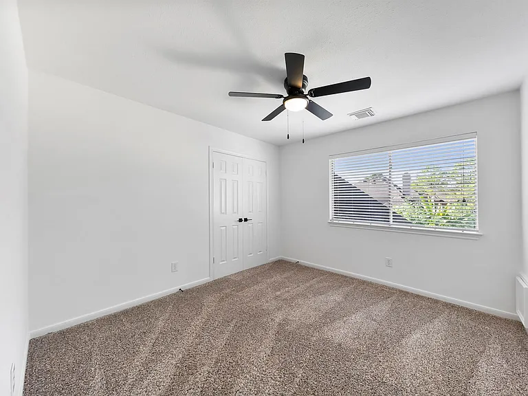 1414 Bluestone Dr — Photo 33
