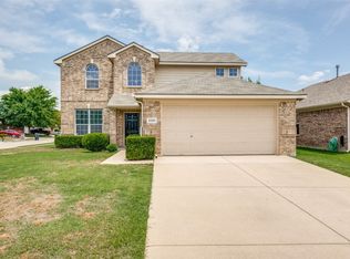 4101 Summerhill Ln, Fort Worth, TX 76244