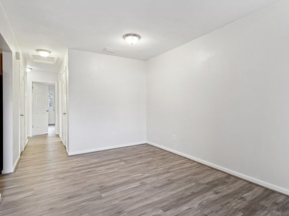 5th image of 813 Wickford Dr