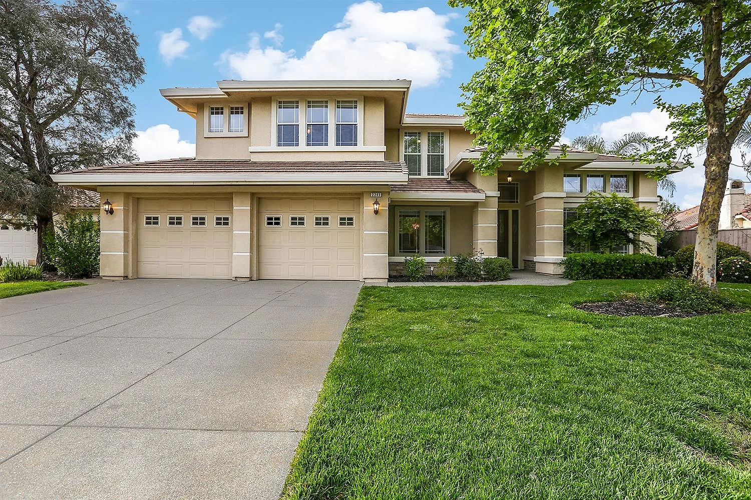 2245 Bel Air Ln photo 1