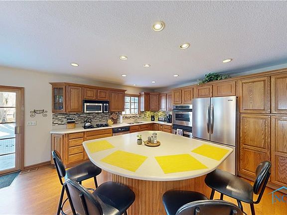3rd image of 1541 Heatherton Dr