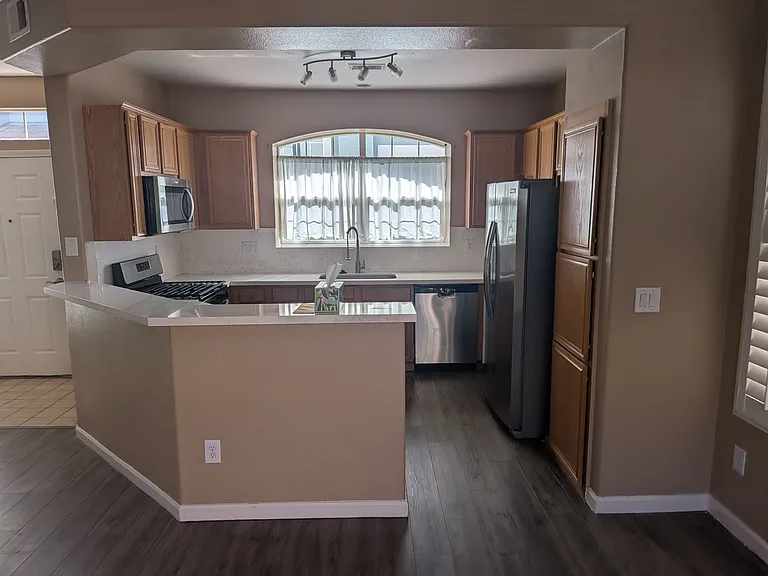 1113 Scenic Park Ter — Photo 3