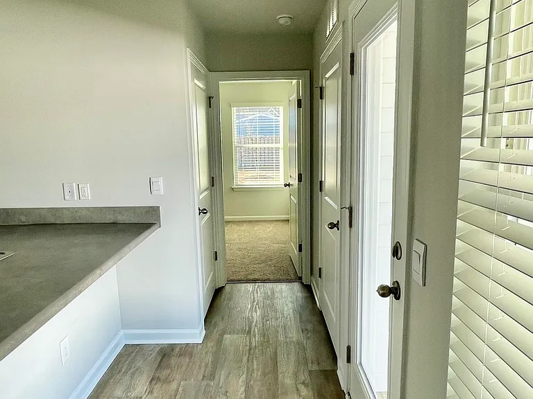 1025 Course Ln — Photo 7
