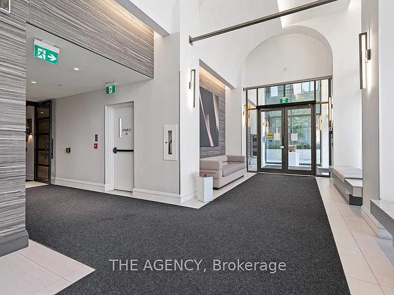 39 Roehampton Ave #4506 — Photo 3