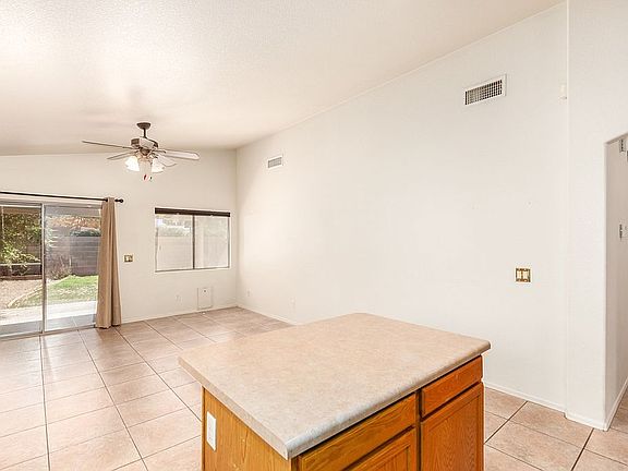 5th image of 2874 W Medallion Dr