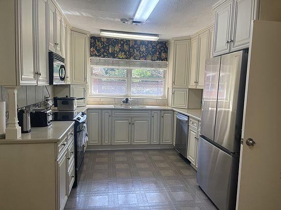 4th image of 1207 Fleming Rd