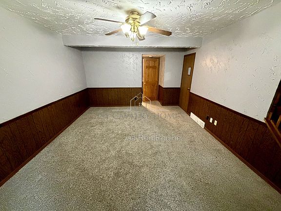 3rd image of 4264 S Main St #4266