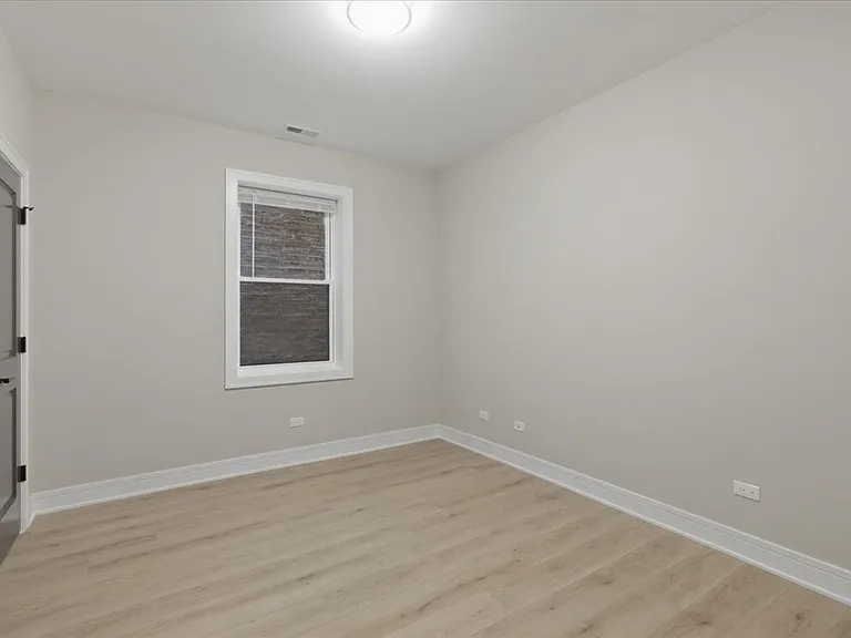 4932 S Champlain Ave #1 — Photo 14