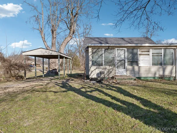 319 N 11th St, Collinsville, OK 74021
