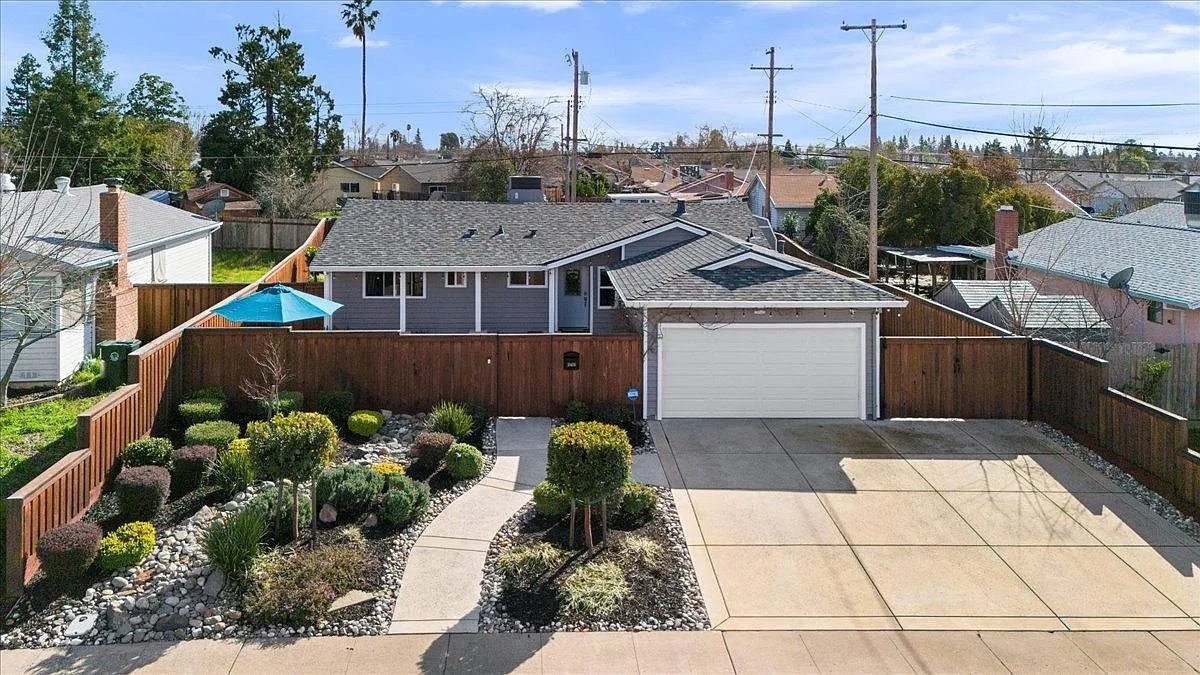 10406 Blackburn Way photo 1