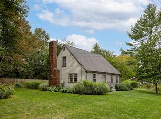 7 Bayberry Ln, Mattapoisett, MA 02739