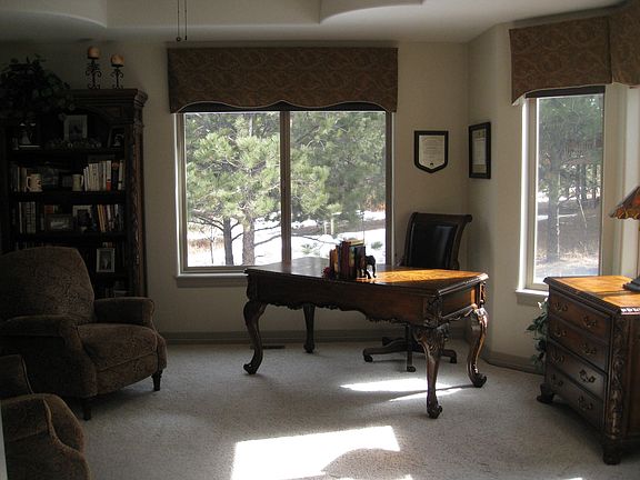 Study or 5th bedroom off entryway