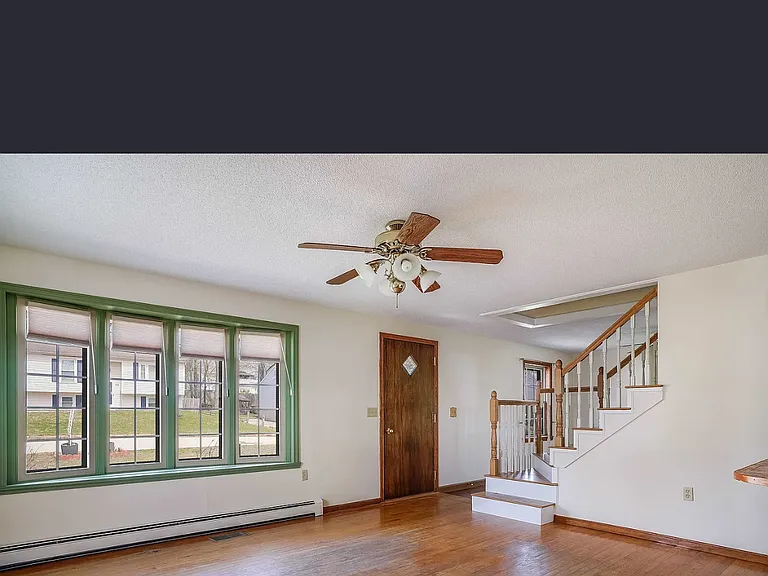 133 Mapleton Rd — Photo 5