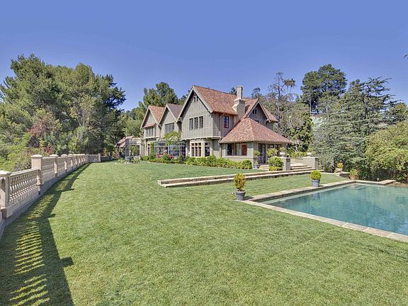 3rd image of 1240 Benedict Canyon Dr