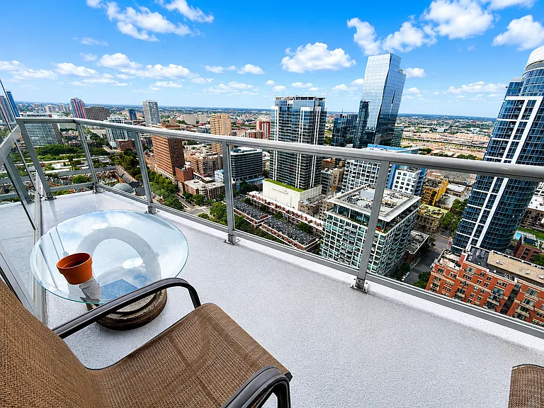 1235 S Prairie Ave #3305 — Photo 3