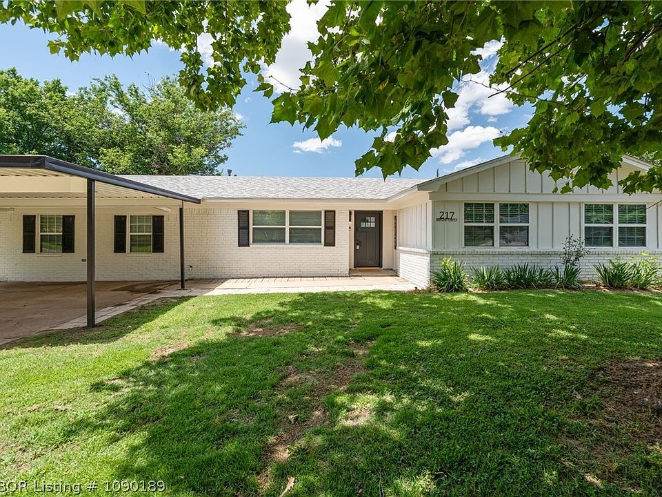 1st image of 217 Baylor Cir