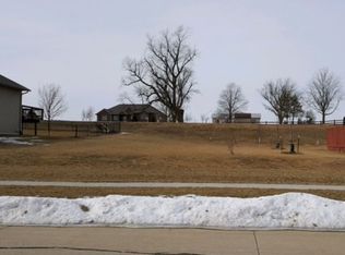 521 Ridgeview Dr, Atkins, IA 52206