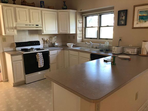 2nd image of 4844 Brennen Dr