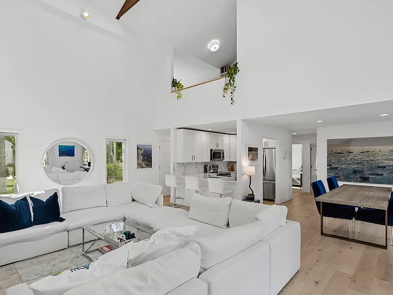 5 Cowhill Ln — Photo 4