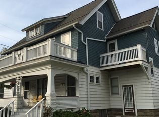 1124 E Dakota St, Milwaukee, WI 53207