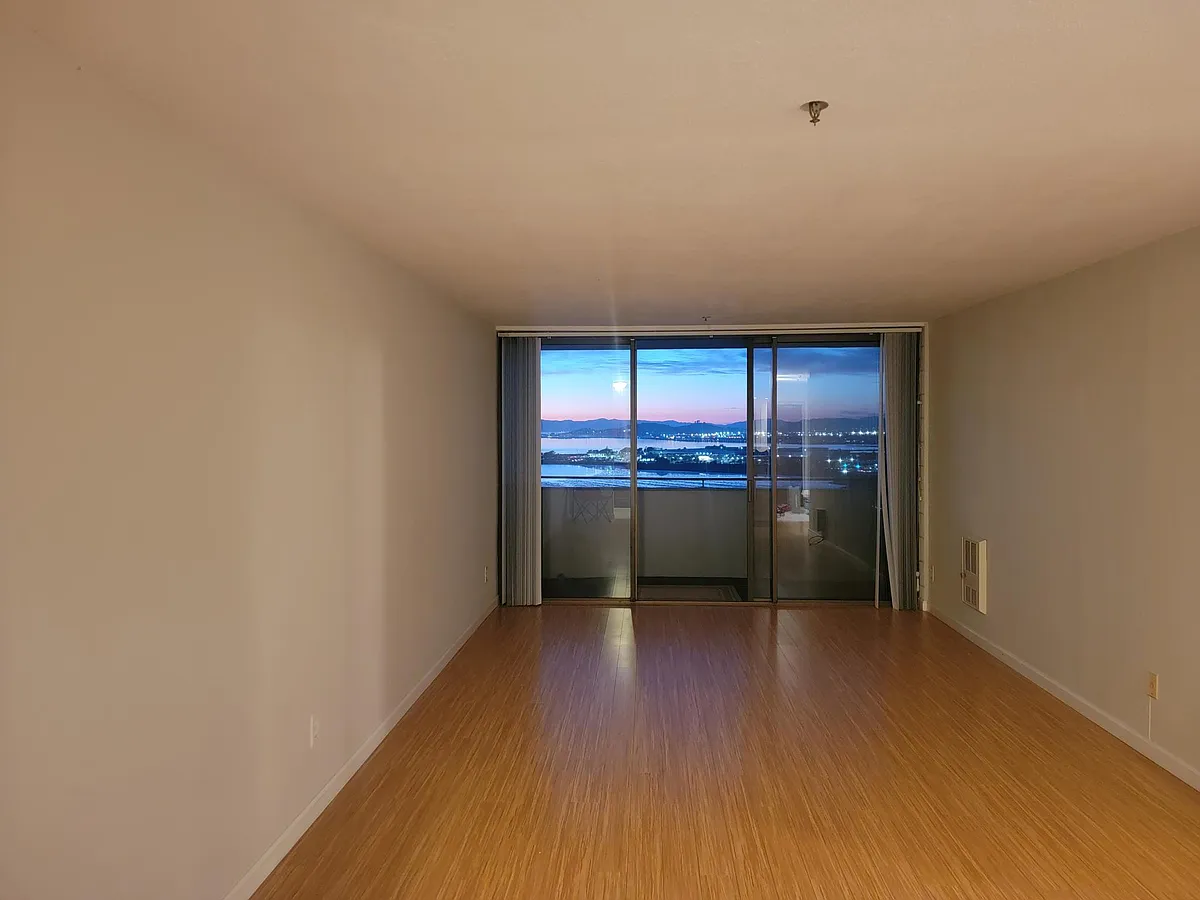 Building Photo - 555 Pierce St #1139