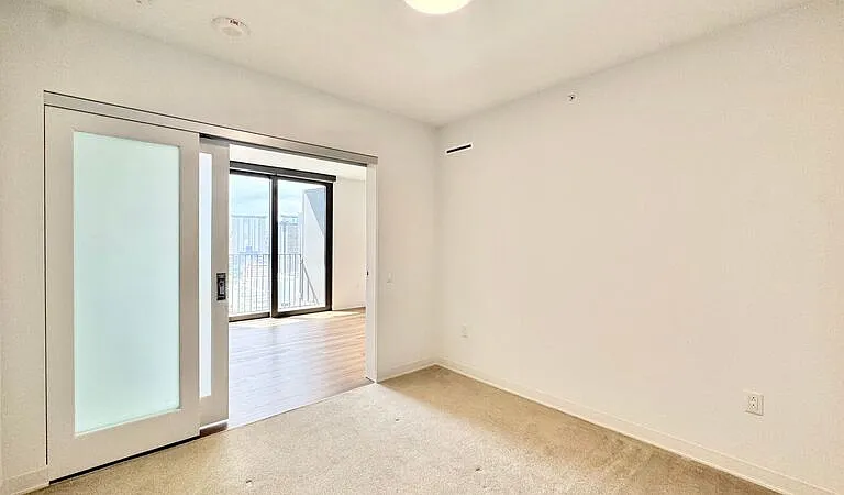 987 Queen St #2511 — Photo 10