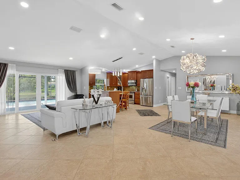 10305 Crosswind Rd — Photo 5