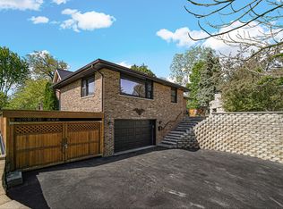 276 N Jackson Rd, Clarendon Hills, IL 60514