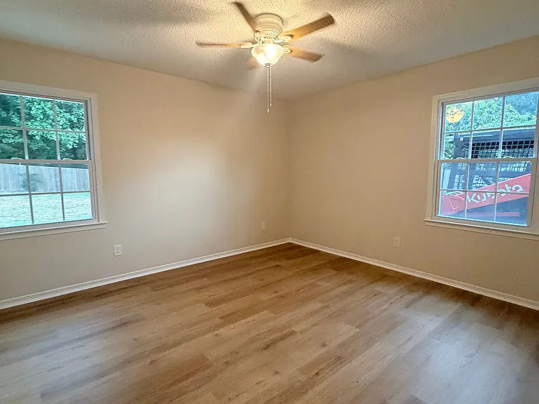 705 Lakecrest Ave — Photo 33